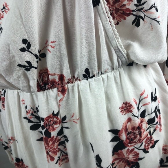 Kendall & Kylie Floral Romper Sz Medium - Picture 8 of 8